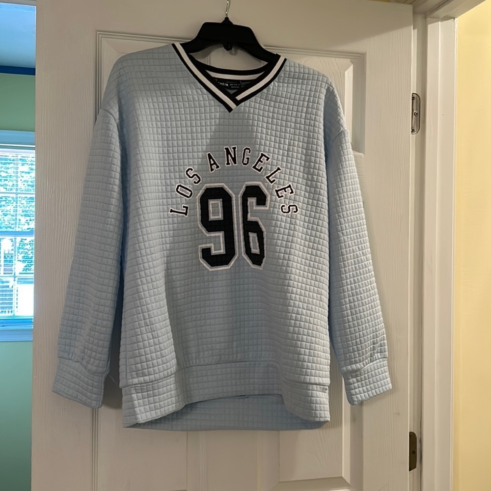 Blue sweatshirt long sleeves